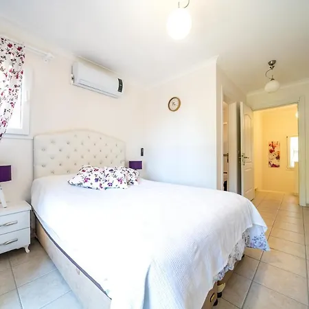 Holiday Villa In Terrace Life וילה גוג'ק