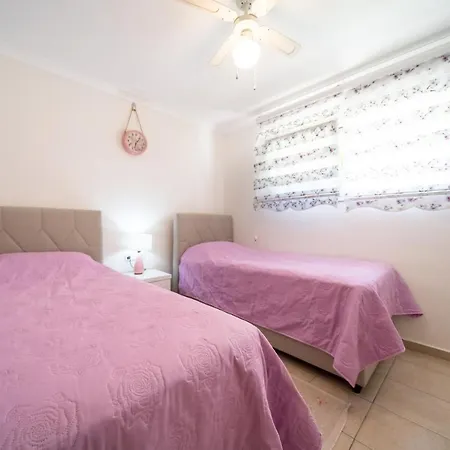 Holiday Villa In Terrace Life וילה *